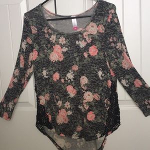 Black high-low shirt with crocheted openings